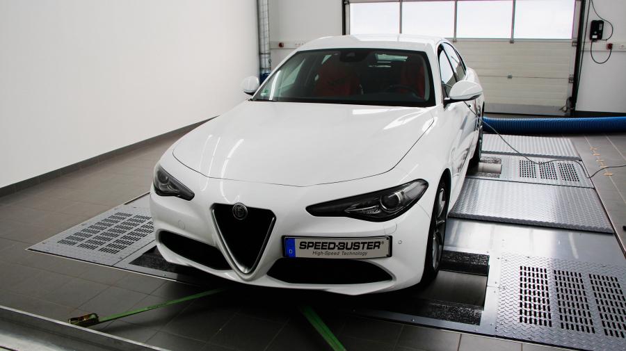  Alfa Romeo Giulia by Speed-Buster 2016 года  (фото 1 из 3)